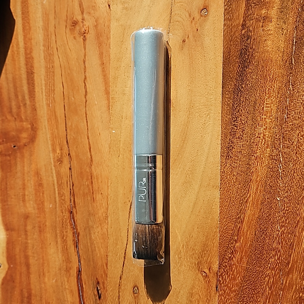 PÜR Minerals Chisel Brush - Picture 2 of 6